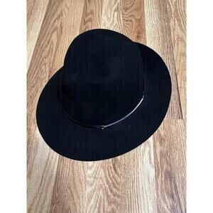 Janessa Leone Black Wool With Silver Strip On Side Hat Size Medium
